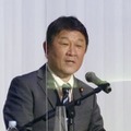 講演する自民党の茂木幹事長＝14日午前、青森市