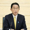 政府与党連絡会議であいさつする岸田首相＝16日午後、首相官邸