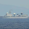 大隅海峡を通過した中国海軍の情報収集艦＝19日（防衛省提供）