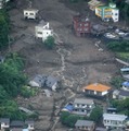 大規模な土石流で多くの建物などが押し流された現場＝2021年7月4日、静岡県熱海市