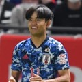 21歳になった久保建英、「股間ネタ」で橋岡大樹とじゃれ合う