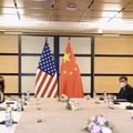 サリバン米大統領補佐官（左端）と会談する中国の楊潔チ共産党政治局員（右端）＝13日、ルクセンブルク（新華社＝共同）