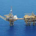 2016年に外務省のホームページで公開された、東シナ海の日中中間線付近で中国が建造したガス田掘削施設