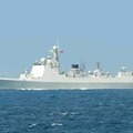 太平洋側を南下した中国海軍のミサイル駆逐艦＝20日（防衛省統合幕僚監部提供）