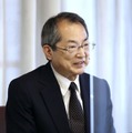 記者会見する大谷直人最高裁長官＝21日午後、最高裁（代表撮影）