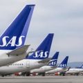 ノルウェー・オスロの空港に駐機するスカンジナビア航空機＝2019年4月（AP＝共同）