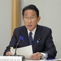 「物価・賃金・生活総合対策本部」の会合であいさつする岸田首相＝15日午前、首相官邸