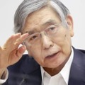 金融政策決定会合後、記者会見する日銀の黒田総裁＝21日午後、日銀本店