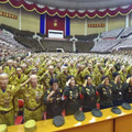 全国老兵大会に参加した朝鮮戦争で戦った元兵士ら＝26日、平壌（朝鮮中央通信＝共同）