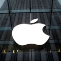 アップルストアのロゴ＝2011年1月、ニューヨーク（ロイター＝共同）