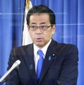 記者会見する自民党の福田総務会長＝29日午後、東京・永田町の党本部