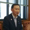 国会内で記者団の取材に応じる日本維新の会の東徹前総務会長＝5日午後