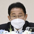 長崎市で記者会見する岸田首相＝9日午後（代表撮影）