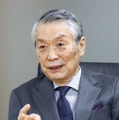 インタビューに応じる三陽商会の大江伸治社長