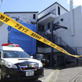 住人の女性が軽傷を負った仙台市泉区のマンション＝19日午後1時9分
