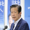 記者会見する公明党の山口代表＝23日午前、国会