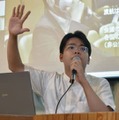 帰国報告会で話す「核政策を知りたい広島若者有権者の会」共同代表の高橋悠太さん＝23日午後、広島市