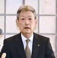 記者会見する伊勢神宮大宮司の久邇朝尊氏＝31日午前、三重県伊勢市