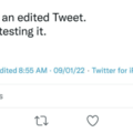 ツイッターの新機能によって編集された投稿（同社提供・共同）