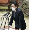 衆院議運委で答弁する岸田首相＝8日午後