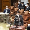 衆院議運委で答弁する岸田首相＝8日午後