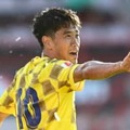 香川真司、電車使ってあのチームの試合生観戦！「なんてスタジアム」とビビる