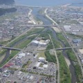 岩手県久慈市の市役所（下中央）付近＝2021年6月