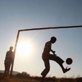 ドイツで「選手の頭がコンクリートの壁に激突」…意識を失う瞬間