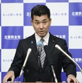 泉氏「議長に礼尽くした」 画像