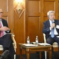 日米財界人会議を終え、記者会見する日米経済協議会の澤田純会長（右）ら＝12日、ワシントン（共同）