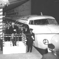 東京―新大阪間で開業した東海道新幹線の出発式＝1964年10月、東京駅