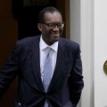 事実上解任となったクワーテング英財務相＝14日、ロンドン（AP＝共同）
