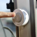 通園バスに取り付けられた緊急通報用のブザー＝9月、静岡県