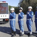 合同部隊の出発式後にポーズをとる中部4県警の高速隊長＝24日午後、愛知県岡崎市