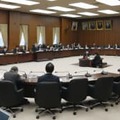 国会で開かれた衆院憲法審査会。安倍元首相の銃撃事件後初となる実質討議が実施された＝27日