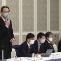 「中核市市長会議」であいさつする会長の浜田剛史大阪府高槻市長＝28日午前、愛知県豊田市