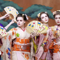 ウクライナ学生、日本舞踊披露 画像