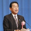中小企業や小規模事業者でつくる商工会の全国大会であいさつする岸田首相＝10日午後、東京都渋谷区