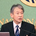 記者会見する原子力規制委の山中伸介委員長＝21日午後、東京・内幸町の日本記者クラブ