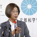 質問権の行使について記者会見する永岡文科相＝22日午前、文科省