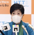 定例記者会見をする東京都の小池百合子知事＝25日午後、東京都庁