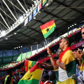 「日本ありがとう」 W杯韓国戦に勝ったガーナファンが“スタジアム掃除”