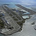 那覇空港で一時離着陸中止 画像