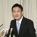 記者会見で奈良県知事選への出馬を表明する元総務省財務調査課長の平木省氏＝5日午後、奈良市