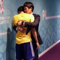 これは泣ける…W杯日本代表森保監督、傷心選手をやさしく抱きしめる