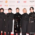 BE:FIRST、ブラックコート×手袋の重厚感溢れる装いでレッドカーペット登場＜2022 Asia Artist Awards＞ 画像