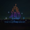東京ディズニーリゾート、全国の花火大会でドローンショー初実施　40周年を夜空で祝福 画像