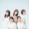 （上段左から）竹達彩奈、伊藤美来、花澤香菜（下段左から）水瀬いのり、佐倉綾音（画像提供：講談社）