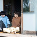 西垣匠、草川拓弥「みなと商事コインランドリー2」第2話より（C）缶爪さわ・椿ゆず／KADOKAWA／「みなと商事コインランドリー2」製作委員会