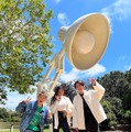 岸優太、ローラ、相葉雅紀（C）フジテレビ